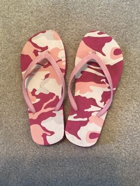 Pink Camo Flip Flop Sandals